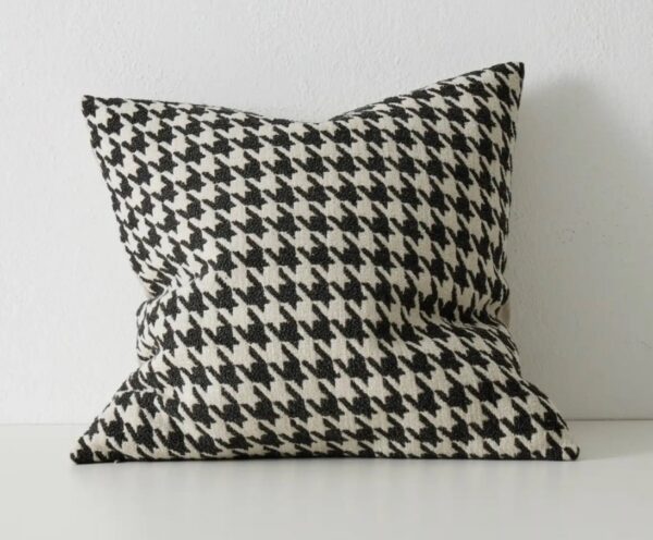 Giovanni Cushion