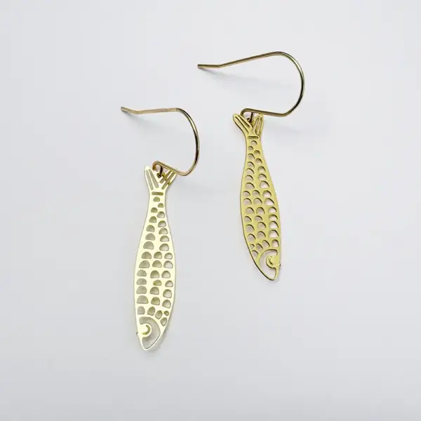 Earring - mini fishy - 2 colours