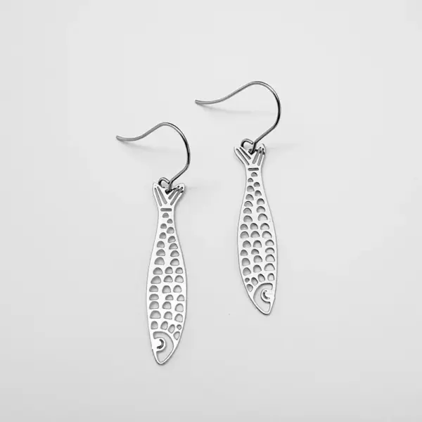 Earring - mini fishy - 2 colours - Image 3