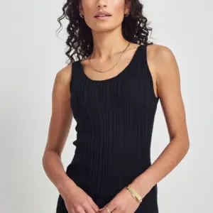 Untouched World - Nura Singlet - 2 colours